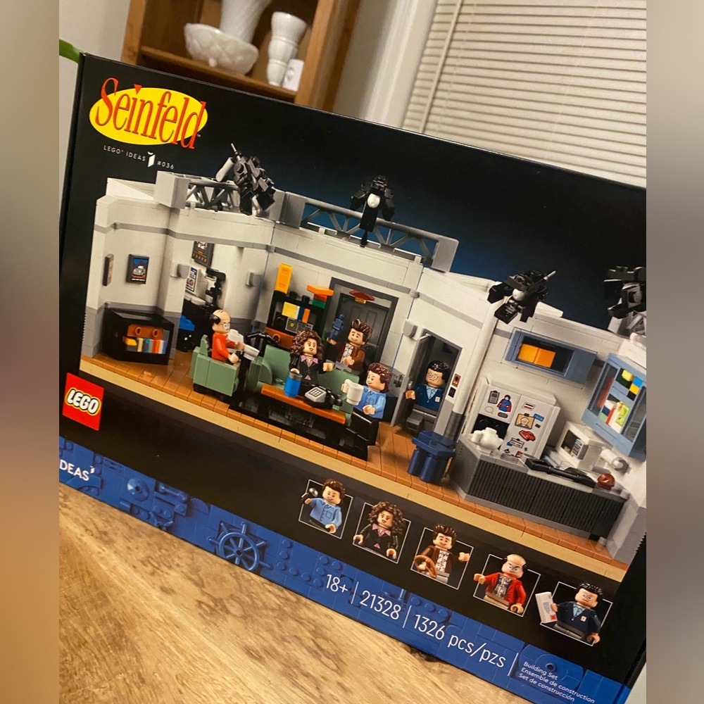 Lego Seinfeld Studio Set *RARE* - Picture 4 of 4